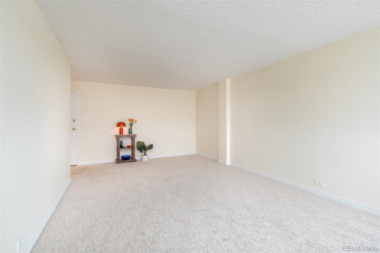 MLS Image #10 for 2225  buchtel boulevard,denver, Colorado