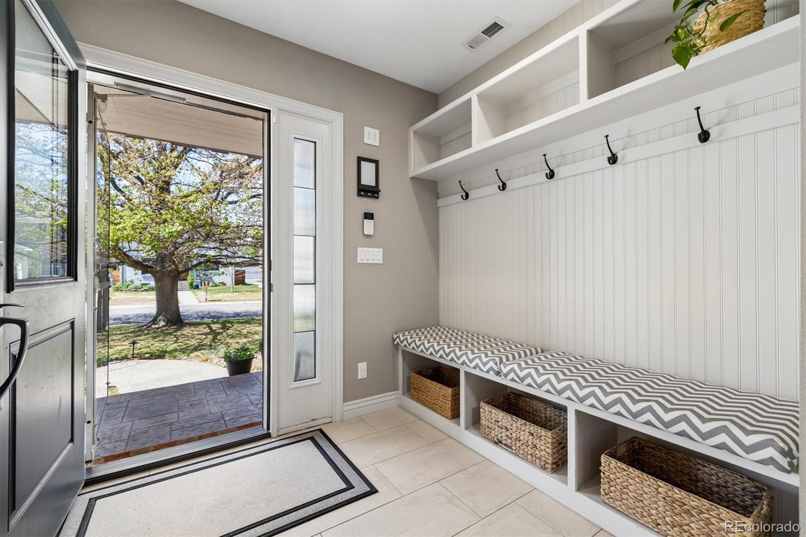 MLS Image #5 for 730  ivanhoe street,denver, Colorado