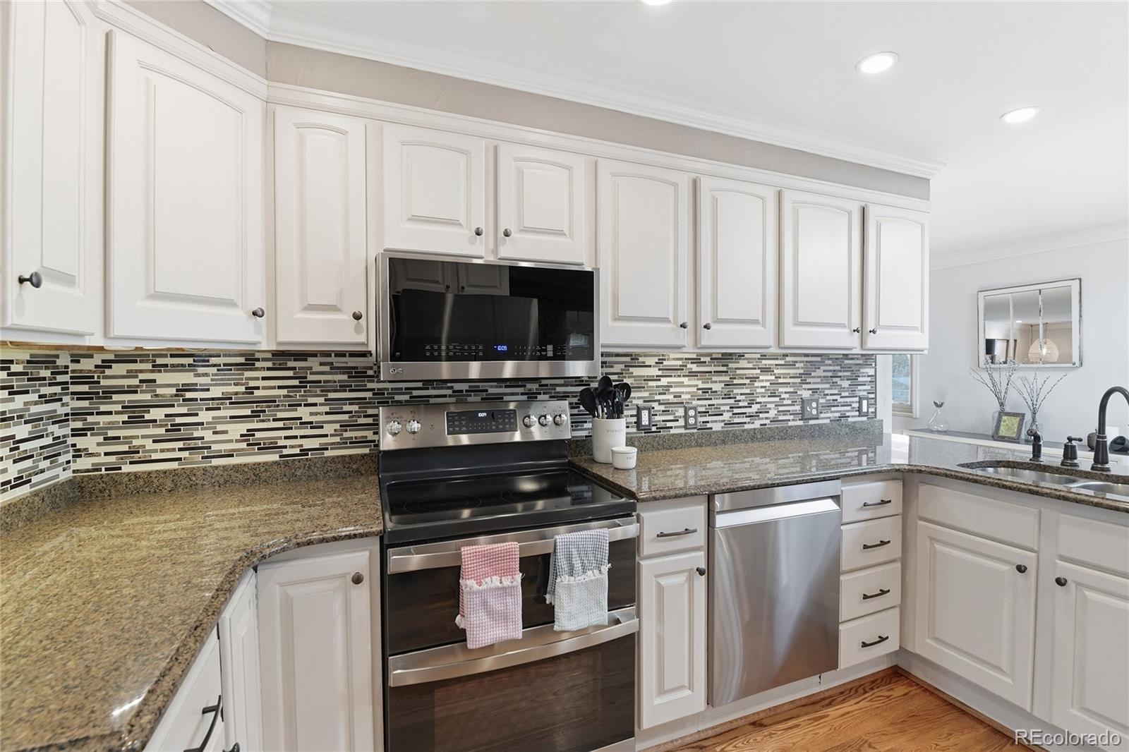 MLS Image #11 for 8390 w harvard drive,lakewood, Colorado