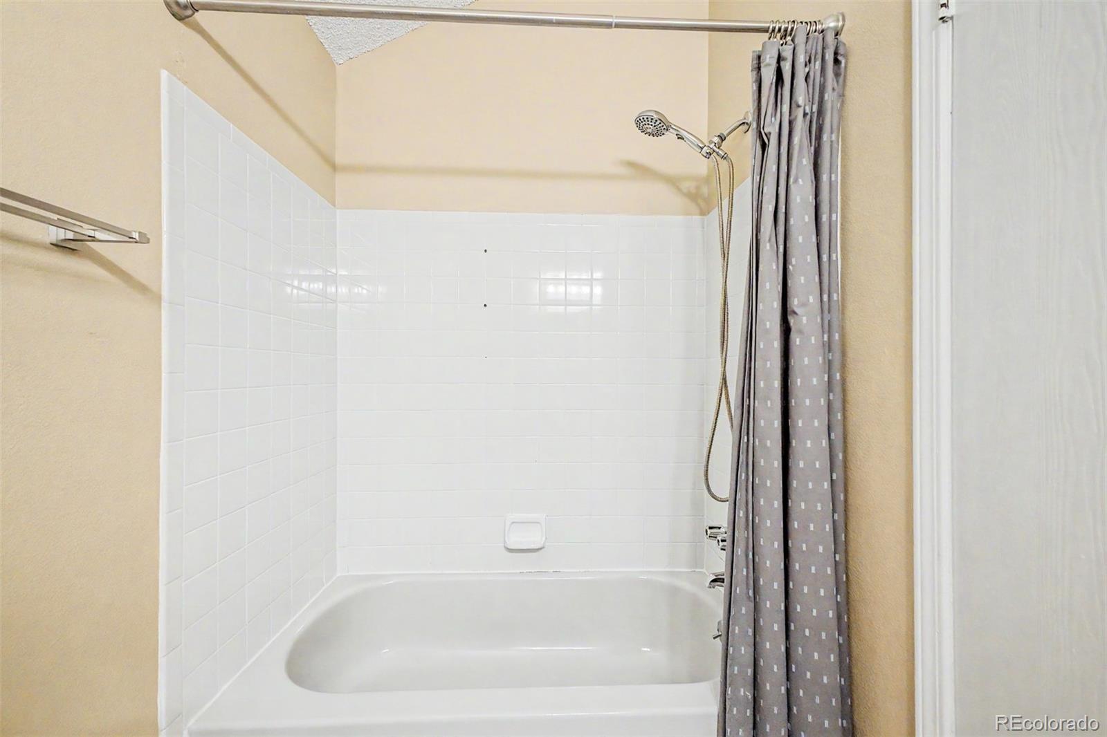 MLS Image #11 for 17365 e rice circle b,aurora, Colorado
