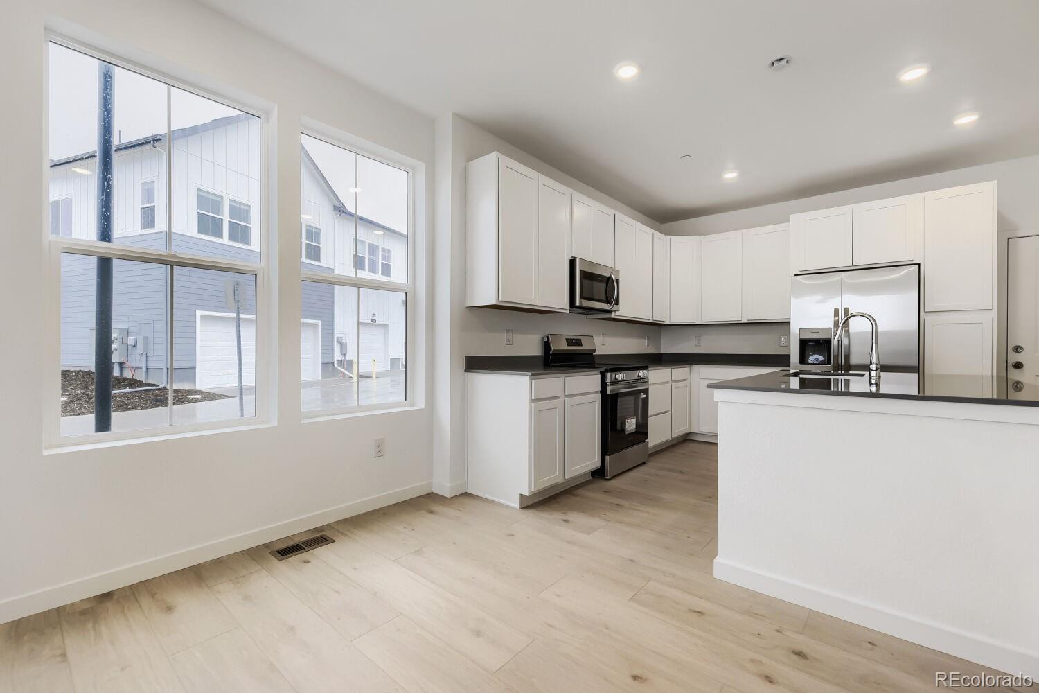 MLS Image #3 for 7613 s mobile way,centennial, Colorado