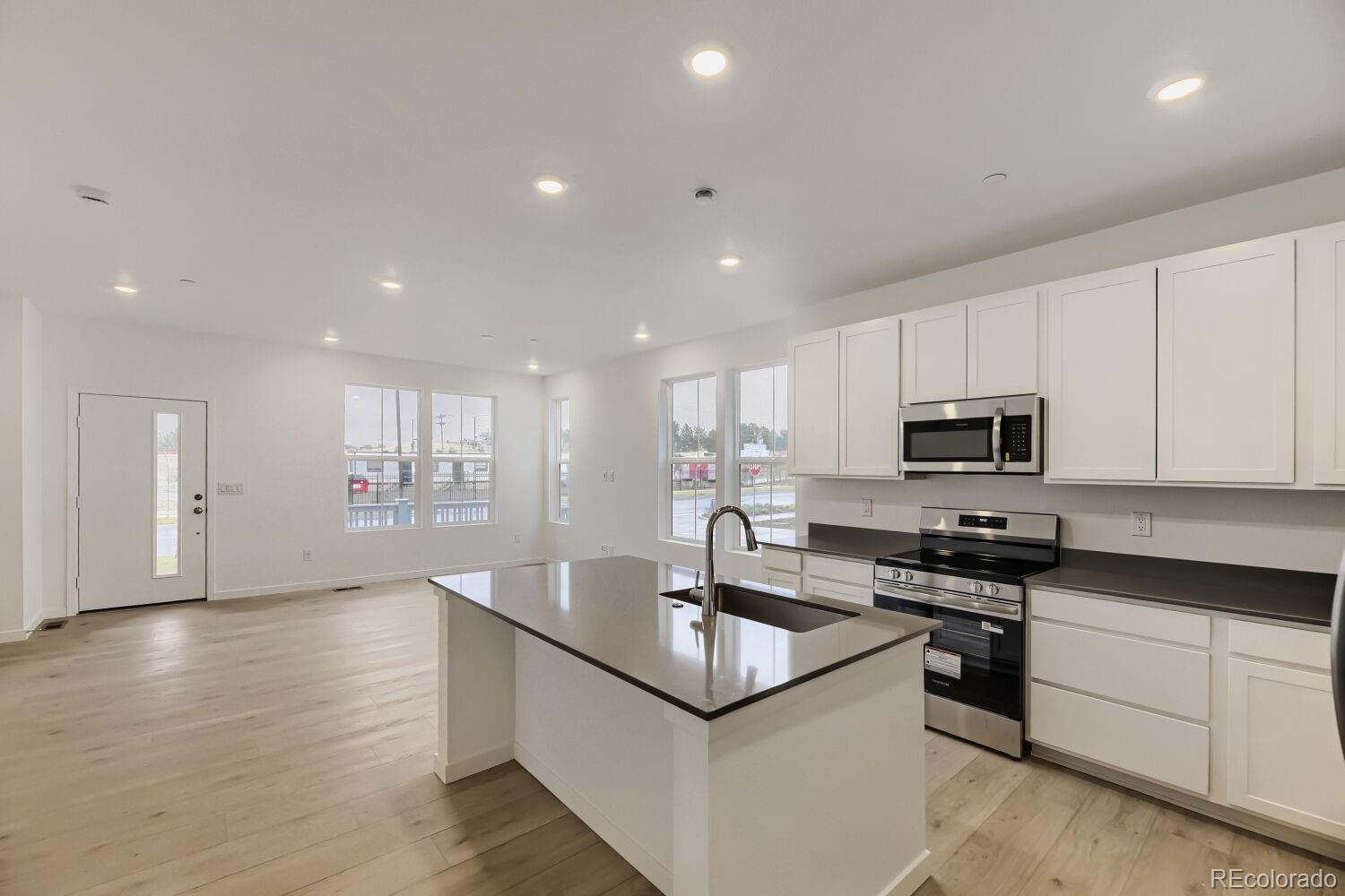 MLS Image #5 for 7613 s mobile way,centennial, Colorado