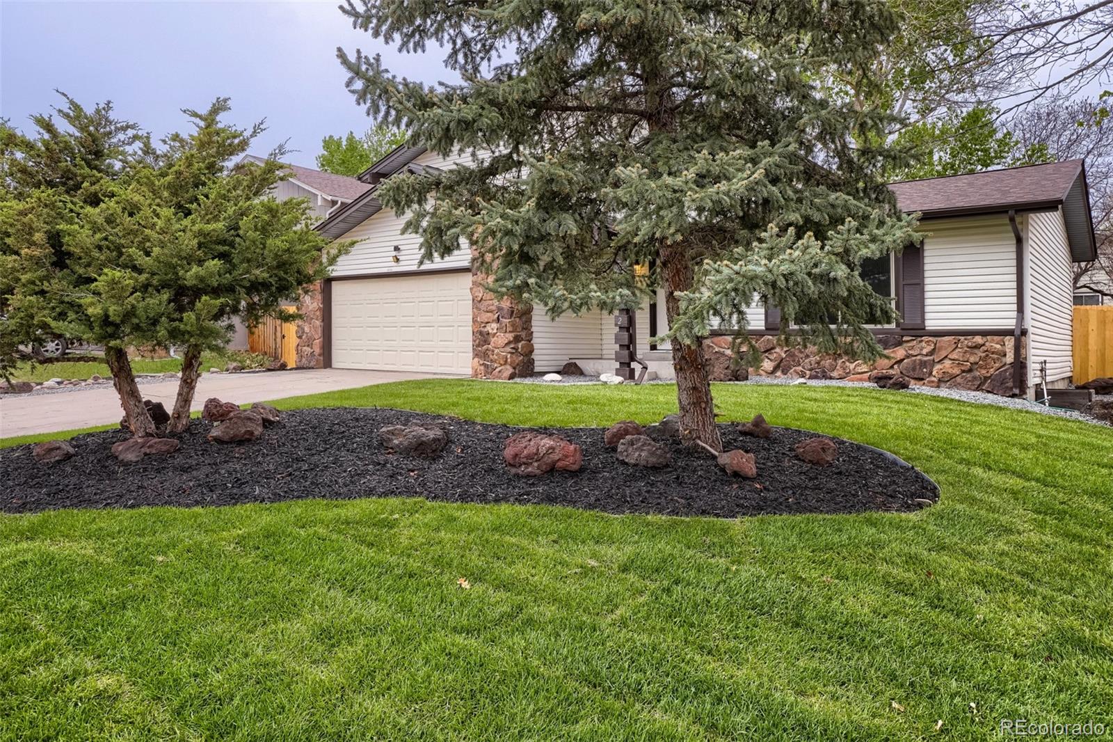MLS Image #1 for 3752 s mission parkway,aurora, Colorado