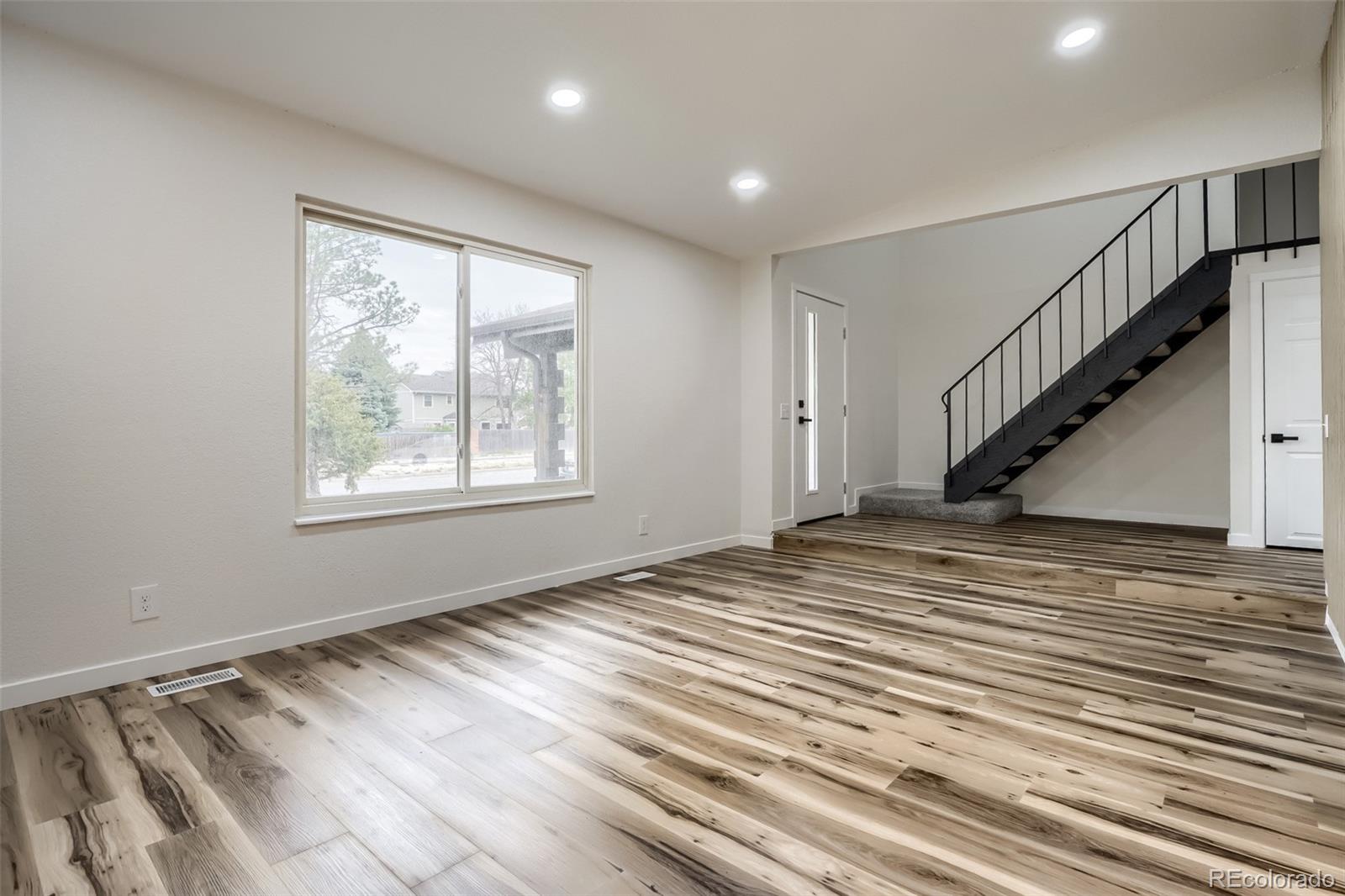 MLS Image #4 for 3752 s mission parkway,aurora, Colorado