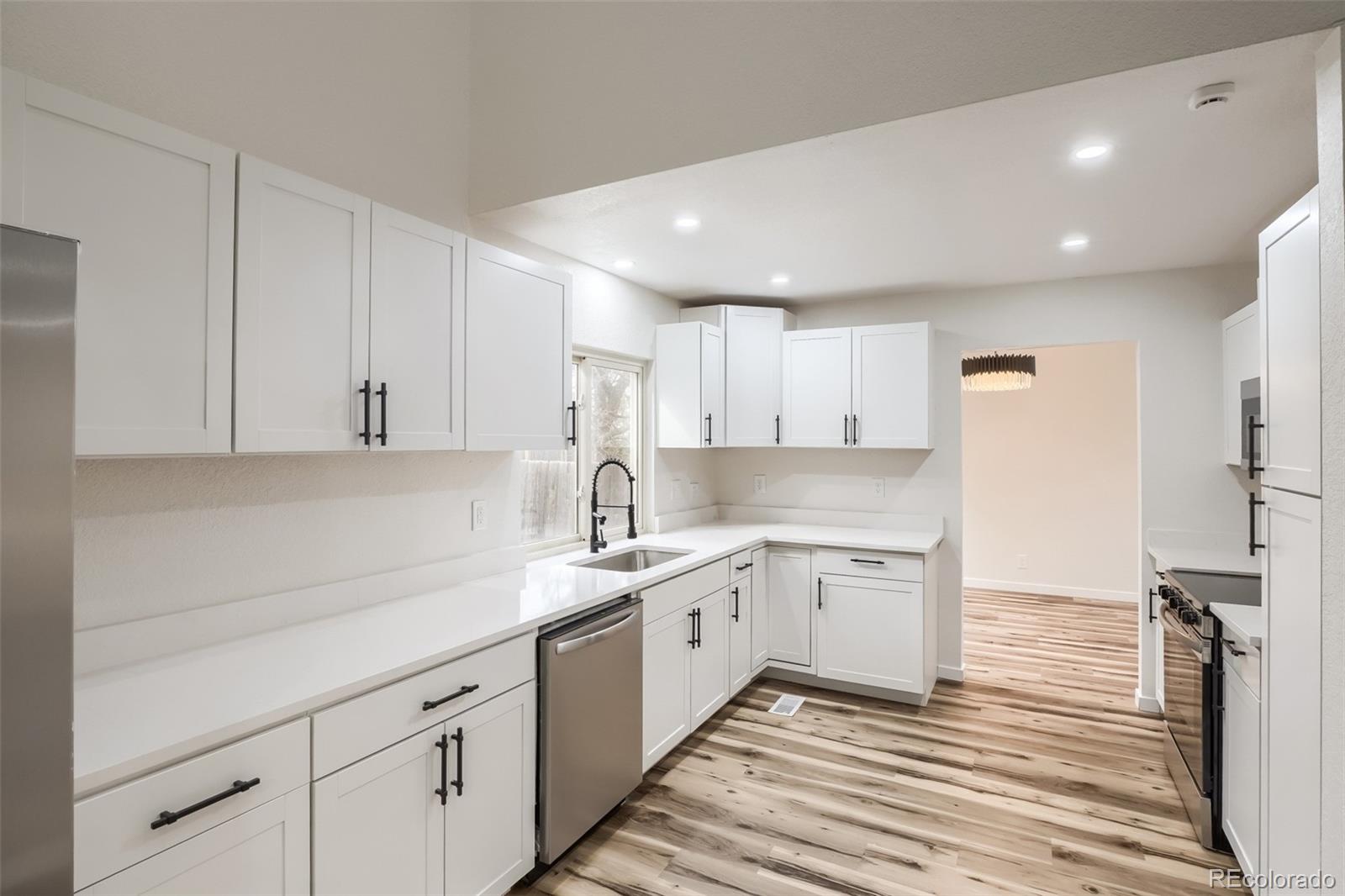 MLS Image #6 for 3752 s mission parkway,aurora, Colorado