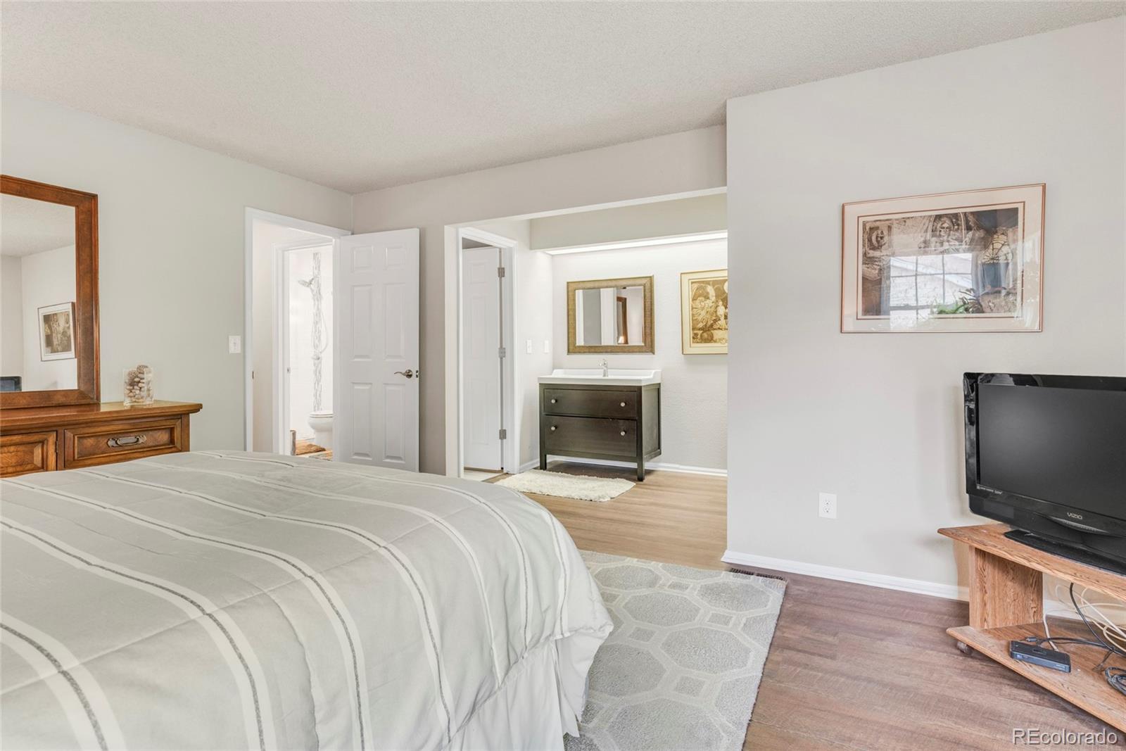 MLS Image #29 for 7584 e gunnison place,denver, Colorado
