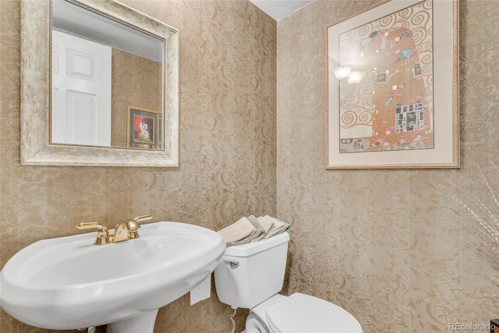 MLS Image #7 for 7584 e gunnison place,denver, Colorado