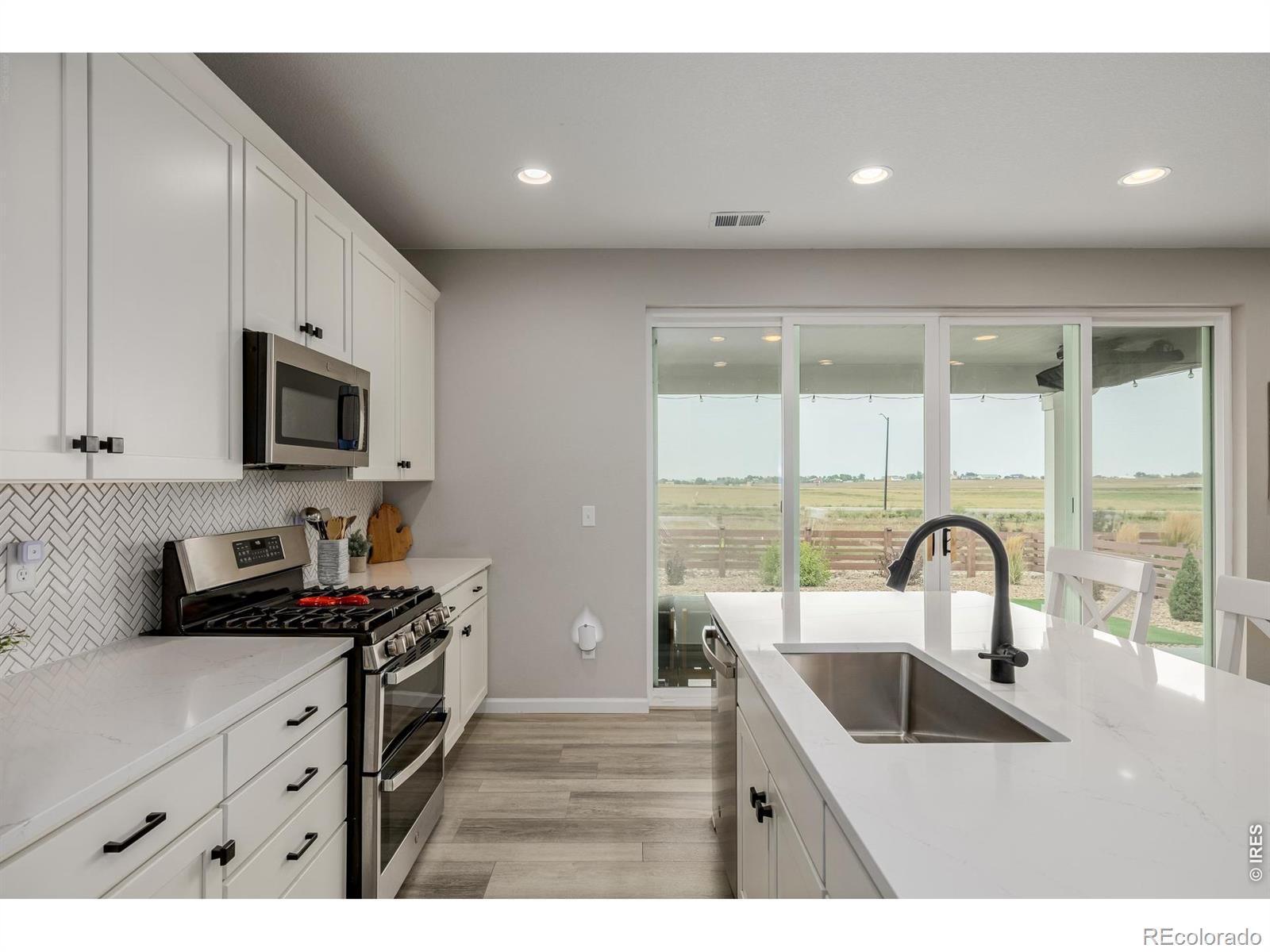 MLS Image #14 for 521  bear peak court,erie, Colorado