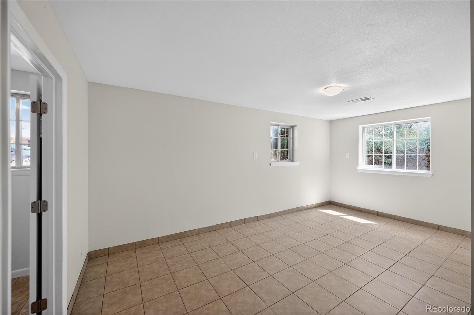 MLS Image #10 for 2201  oakland street,aurora, Colorado