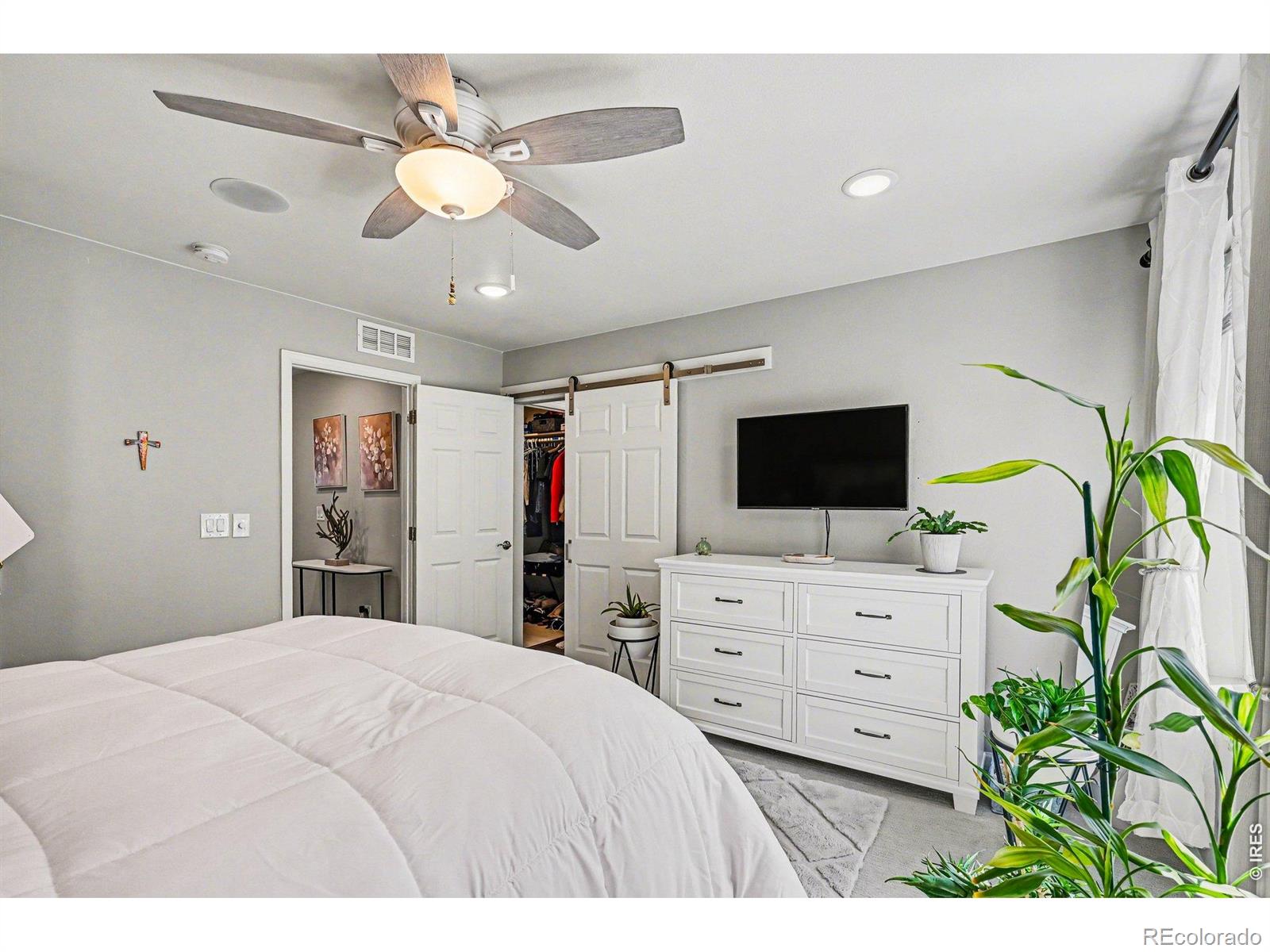 MLS Image #18 for 185 s oak hill street,aurora, Colorado