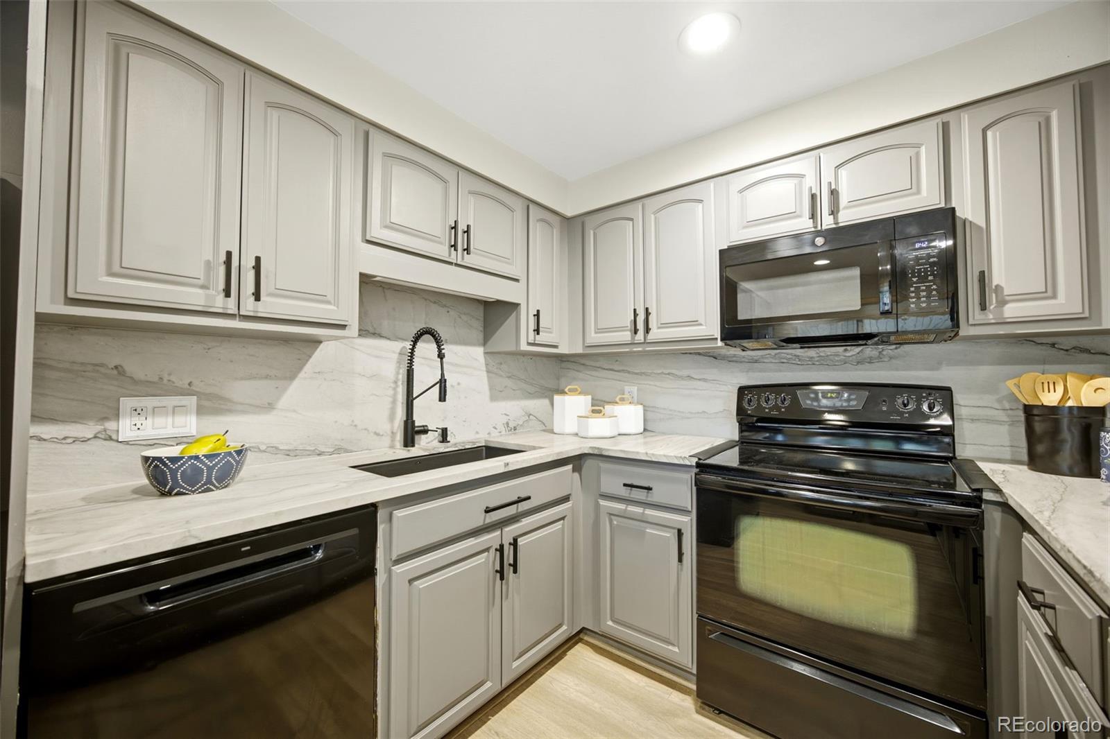 MLS Image #10 for 10462 w 9th avenue,lakewood, Colorado