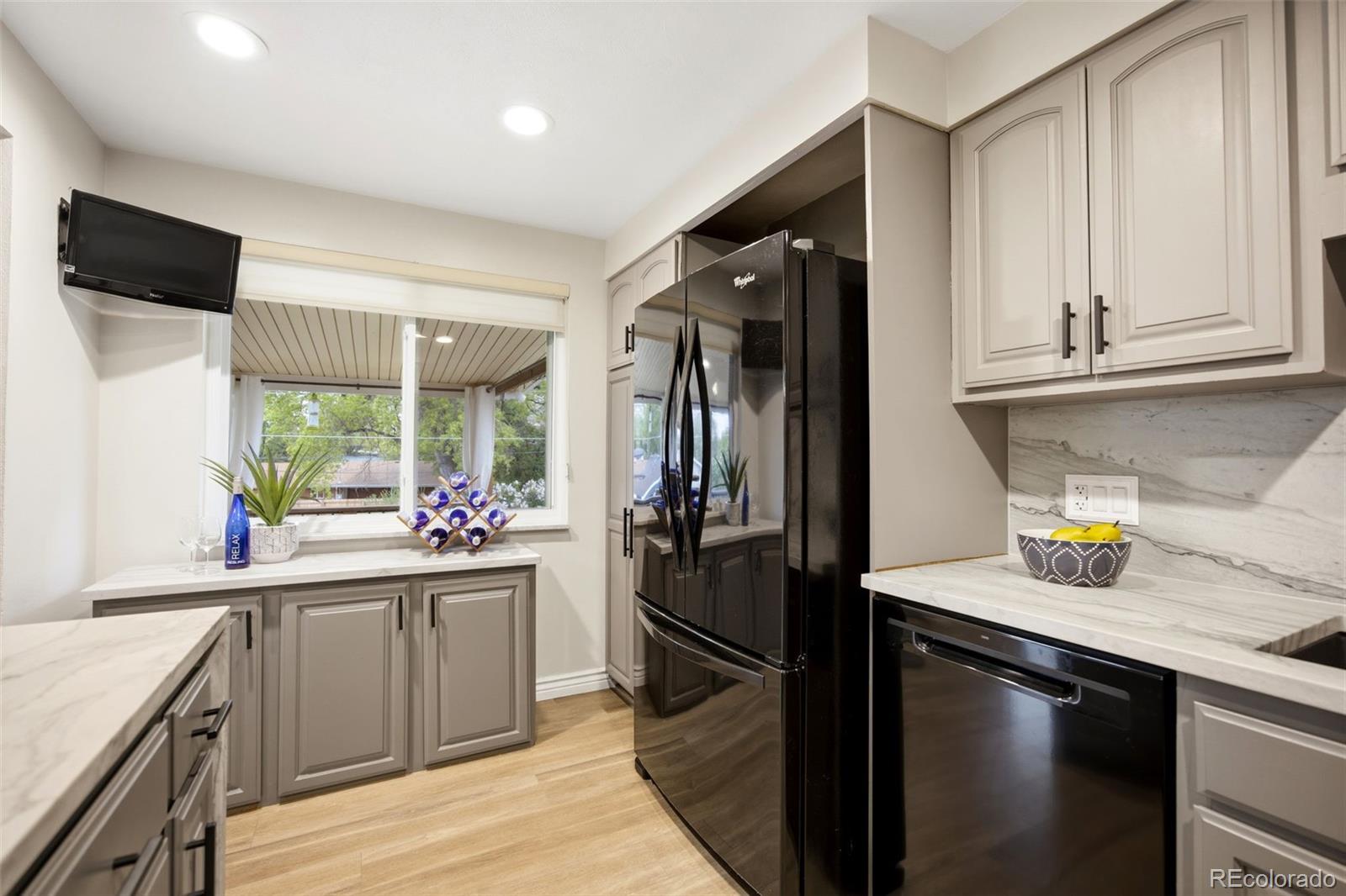 MLS Image #8 for 10462 w 9th avenue,lakewood, Colorado