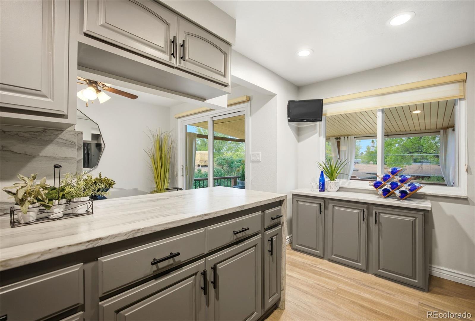 MLS Image #9 for 10462 w 9th avenue,lakewood, Colorado