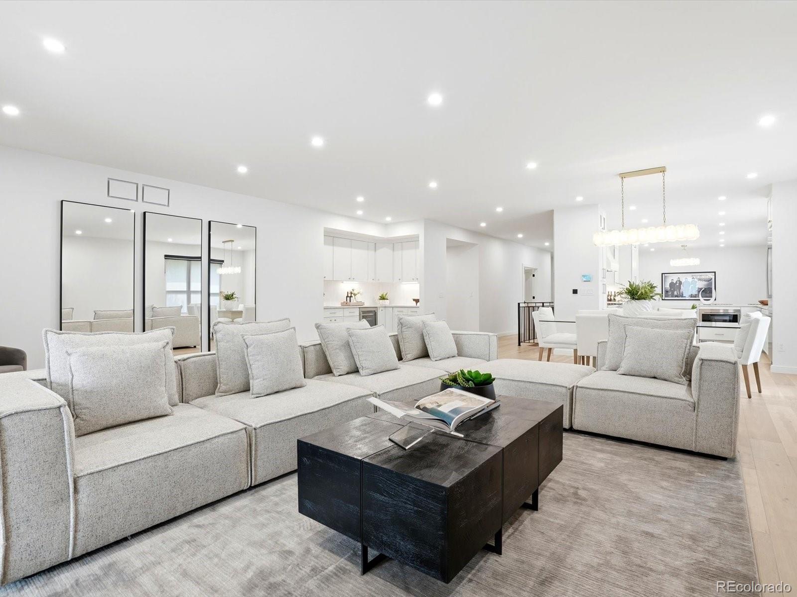 MLS Image #13 for 2800 s university boulevard,denver, Colorado