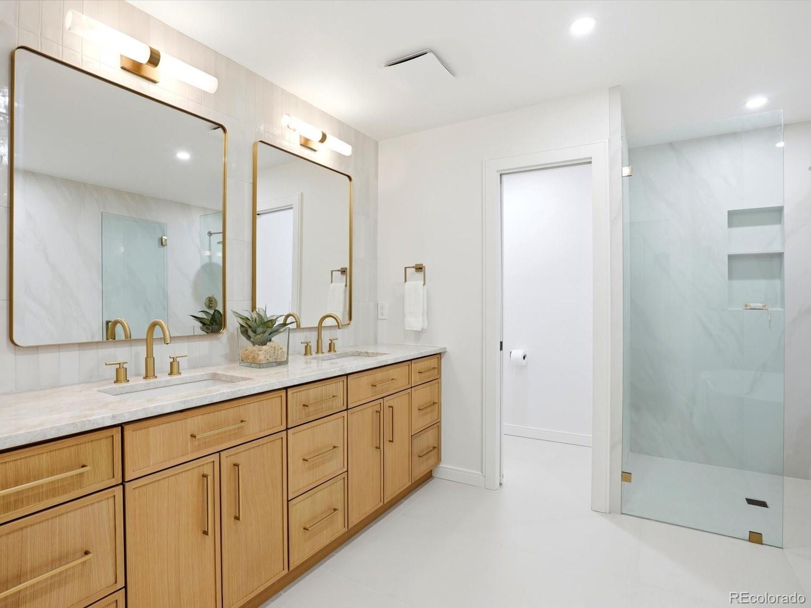 MLS Image #20 for 2800 s university boulevard,denver, Colorado