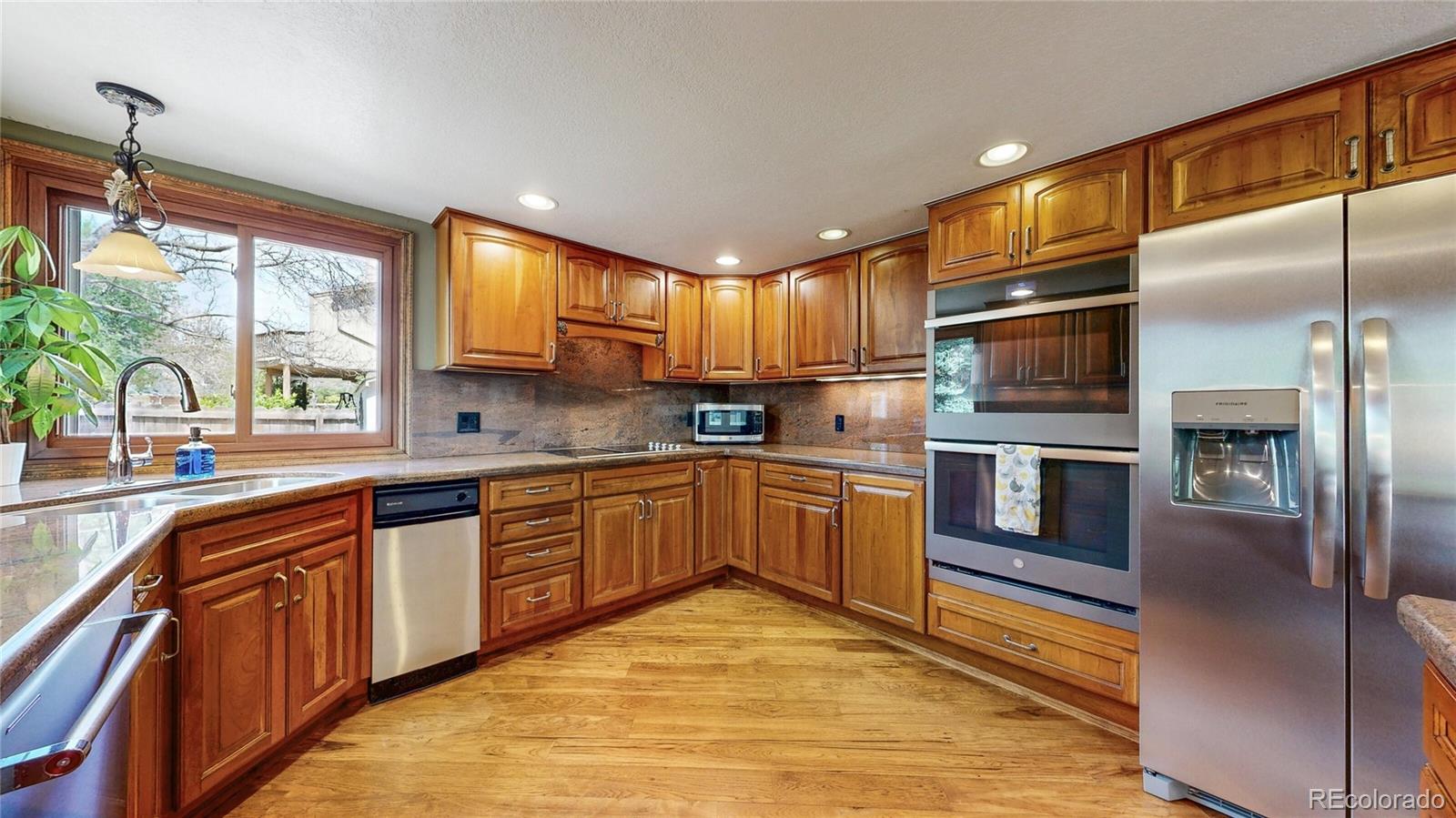 MLS Image #3 for 8277 s yukon way,littleton, Colorado