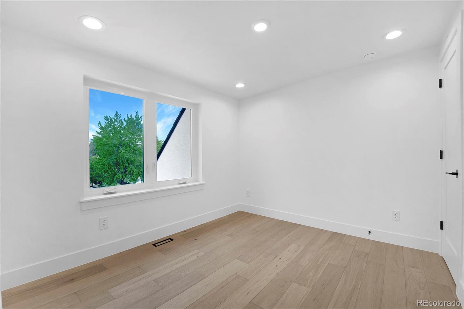 MLS Image #37 for 2662 s acoma street,denver, Colorado