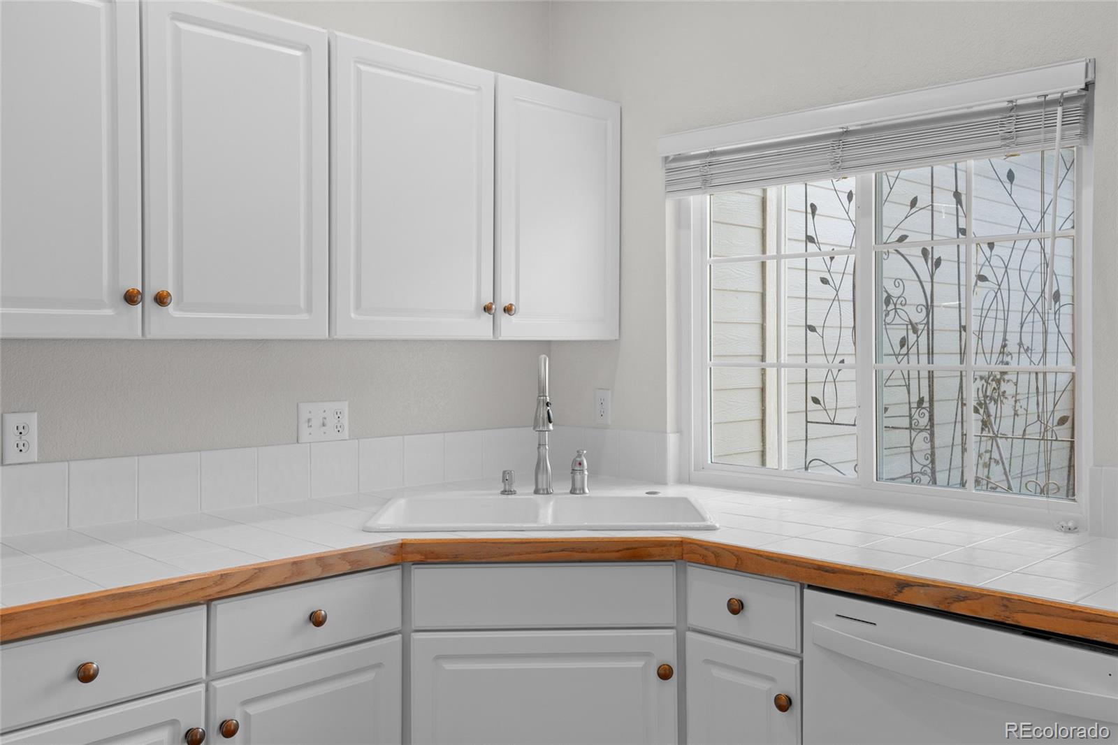 MLS Image #14 for 9915 e hawaii place ,aurora, Colorado