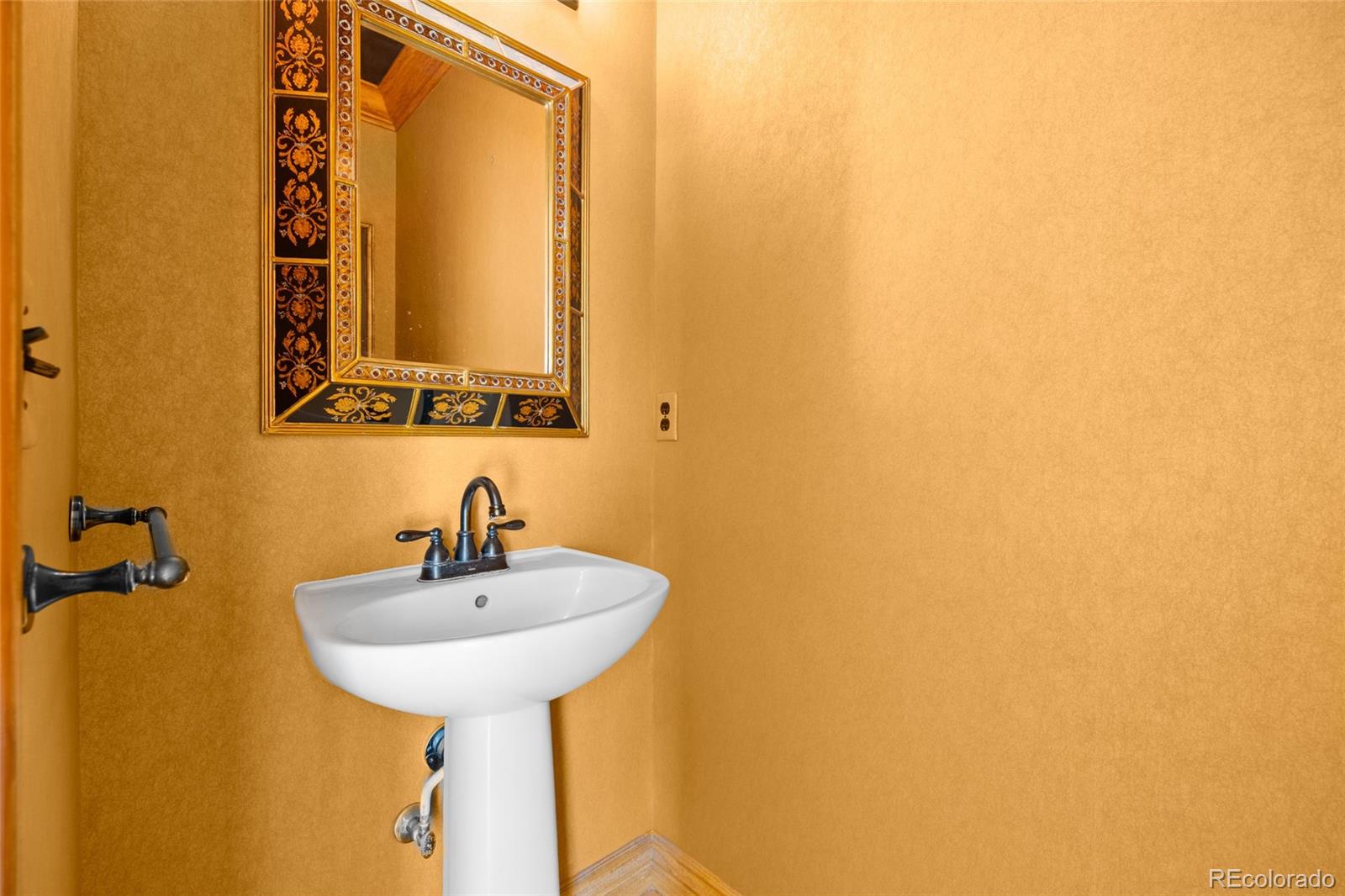 MLS Image #17 for 9915 e hawaii place ,aurora, Colorado