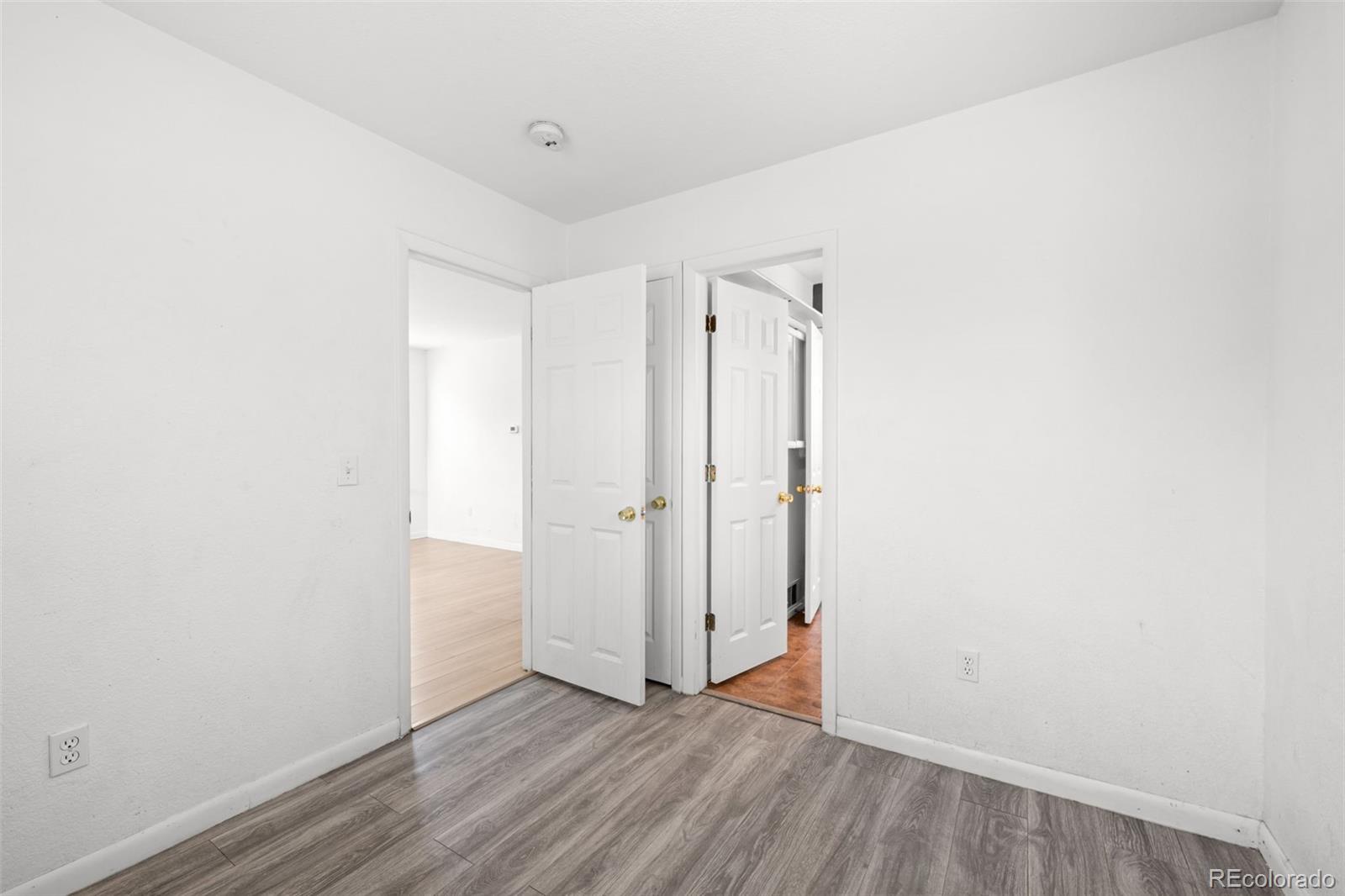 MLS Image #15 for 949 s perry street,denver, Colorado