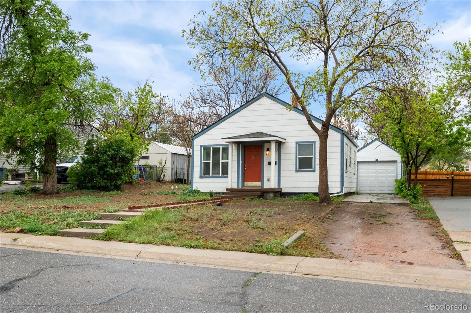 MLS Image #2 for 949 s perry street,denver, Colorado