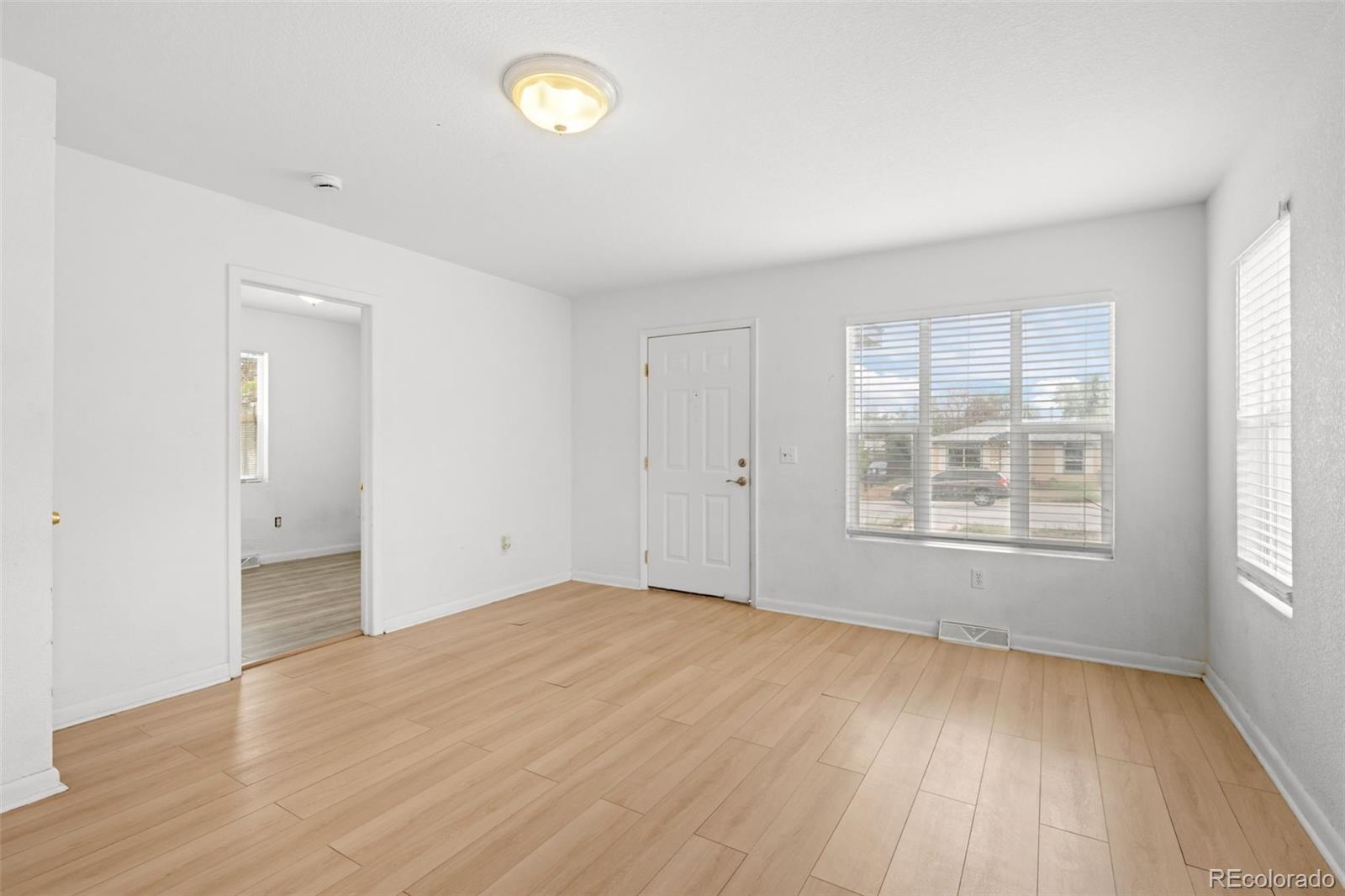 MLS Image #6 for 949 s perry street,denver, Colorado
