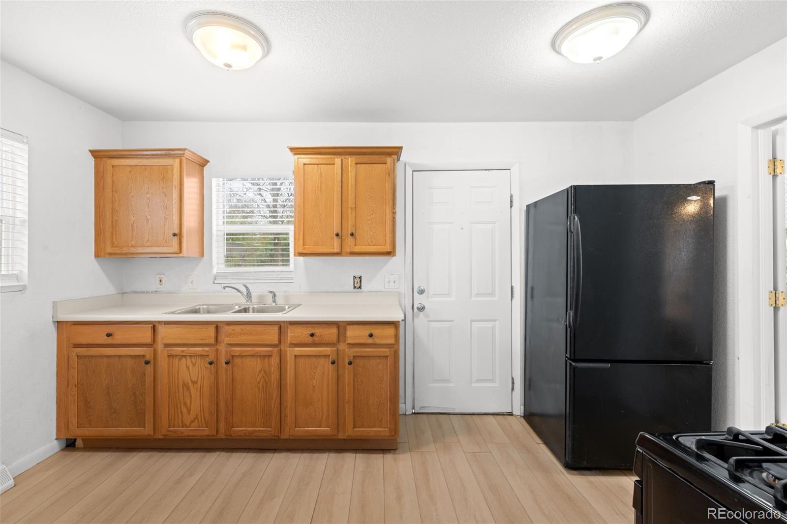 MLS Image #7 for 949 s perry street,denver, Colorado