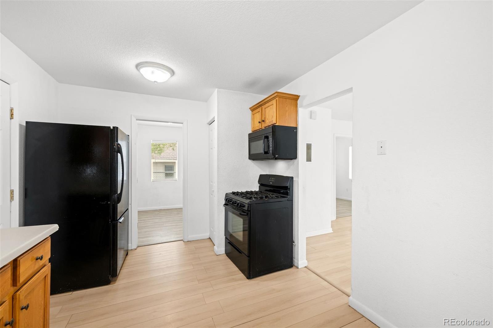 MLS Image #9 for 949 s perry street,denver, Colorado