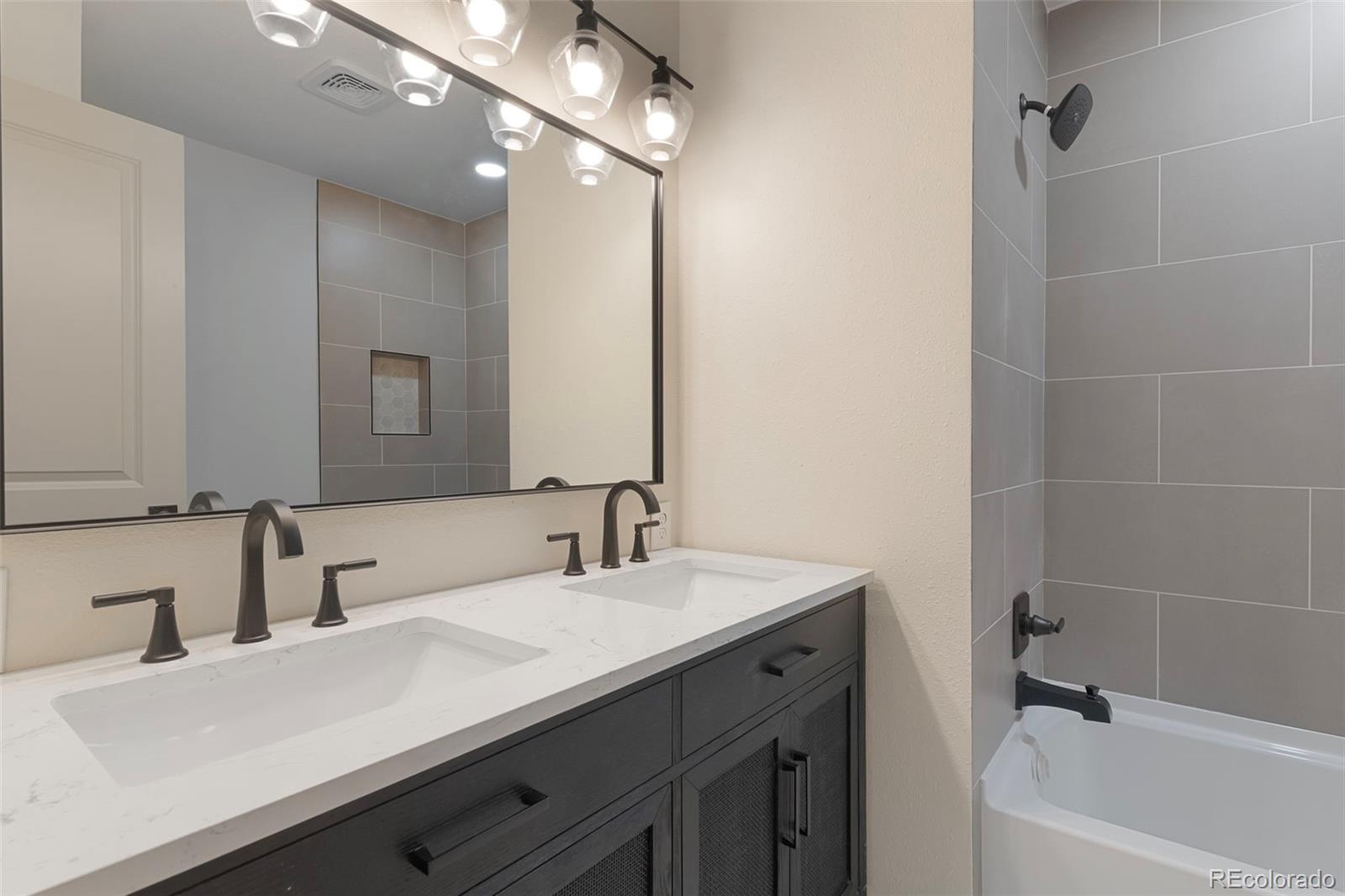 MLS Image #10 for 905 s vance street,lakewood, Colorado