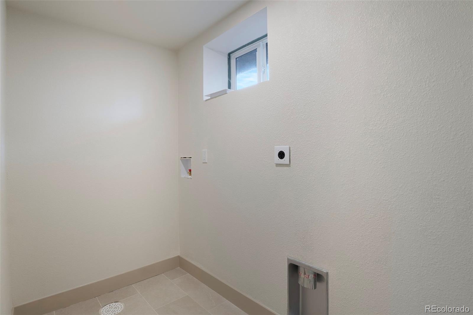 MLS Image #22 for 905 s vance street,lakewood, Colorado