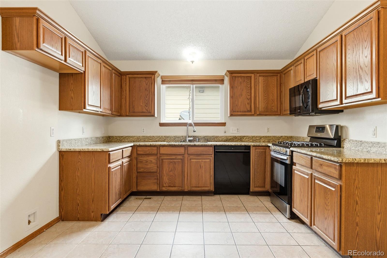 MLS Image #21 for 2235 s waco street,aurora, Colorado