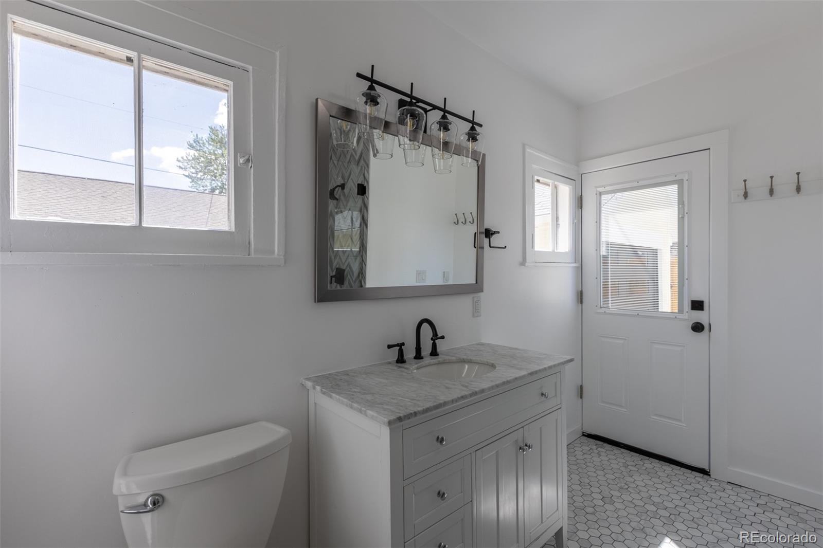 MLS Image #15 for 1734 s franklin street,denver, Colorado