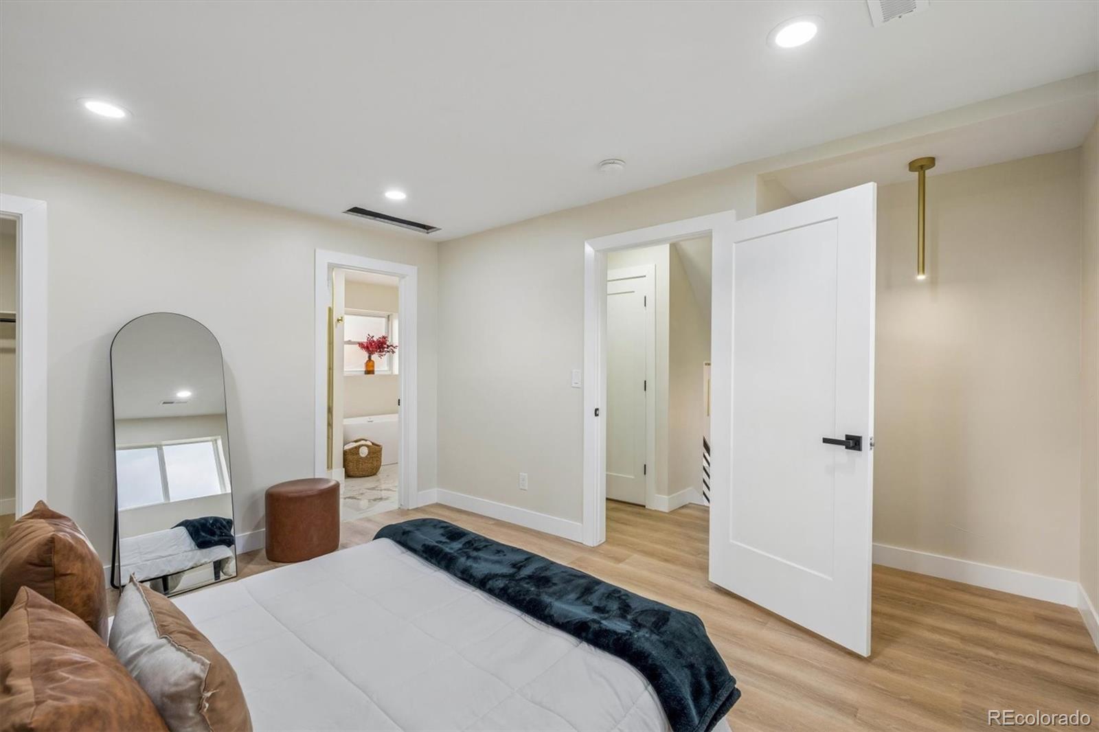 MLS Image #16 for 1972 s wolcott court,denver, Colorado