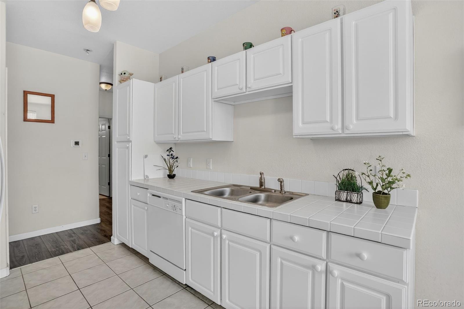 MLS Image #6 for 22505 e ontario drive,aurora, Colorado