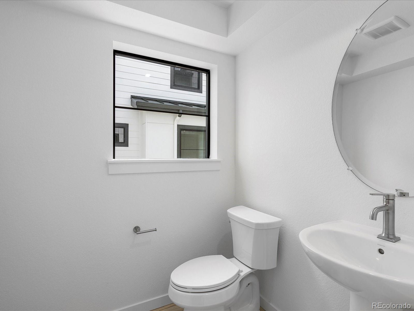 MLS Image #10 for 2020 s holly street,denver, Colorado