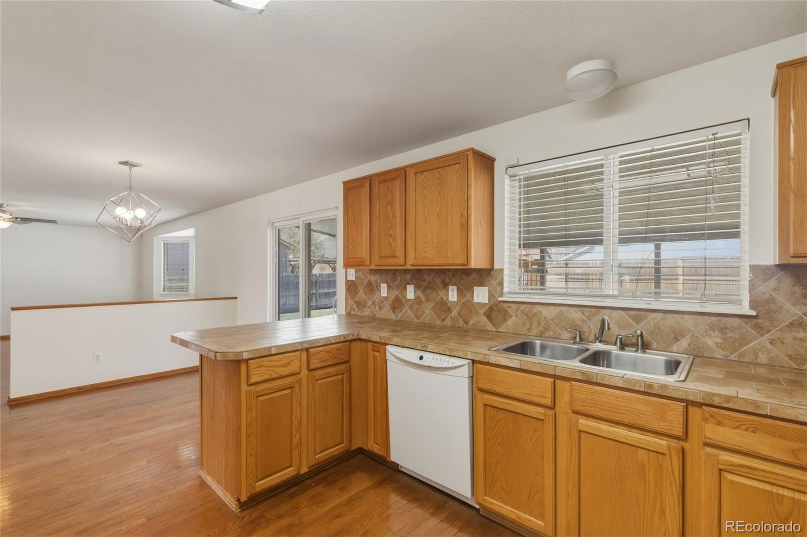 MLS Image #13 for 11351  oswego street,commerce city, Colorado