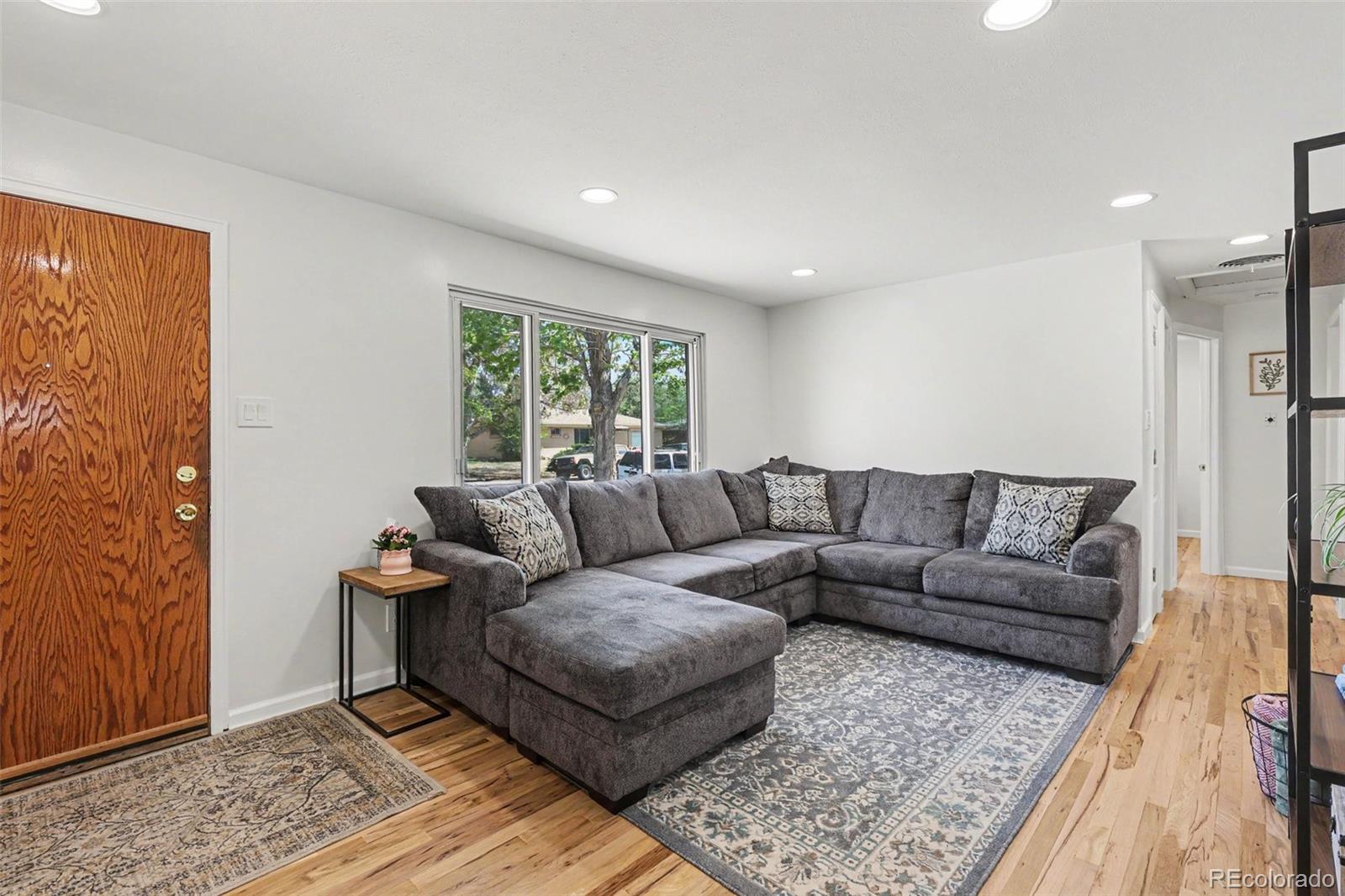 MLS Image #5 for 3061  worchester street,aurora, Colorado