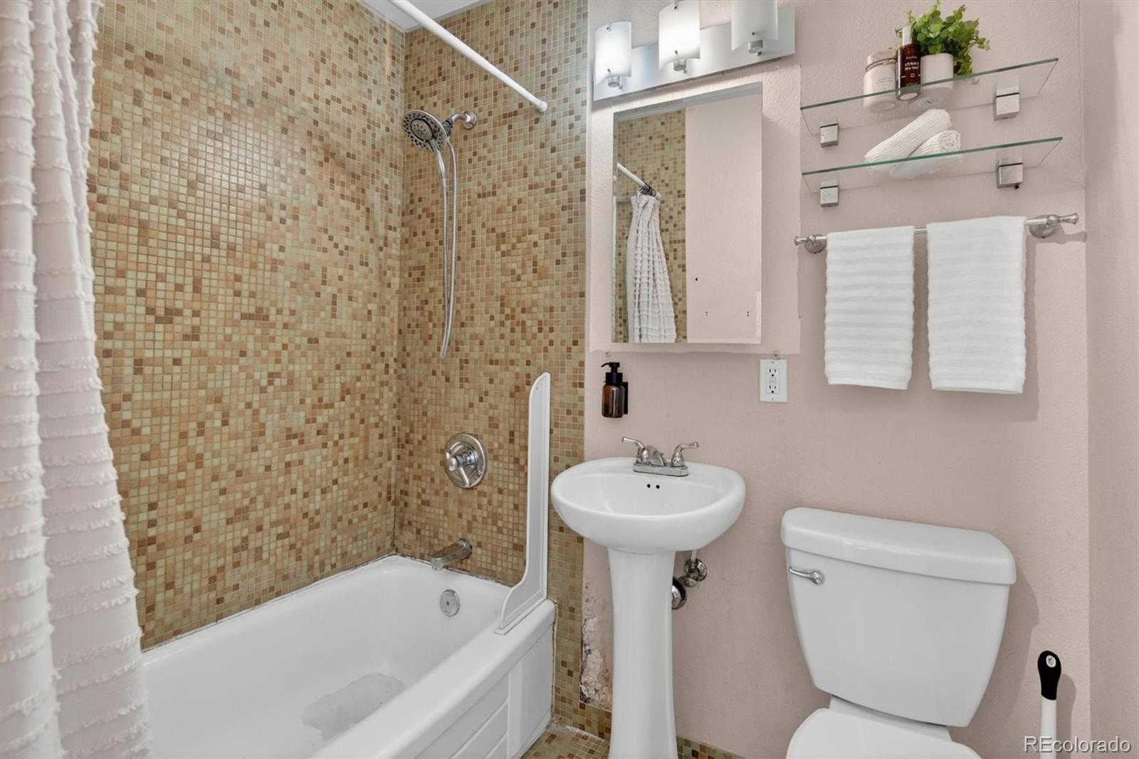 MLS Image #18 for 1245  columbine street 407,denver, Colorado