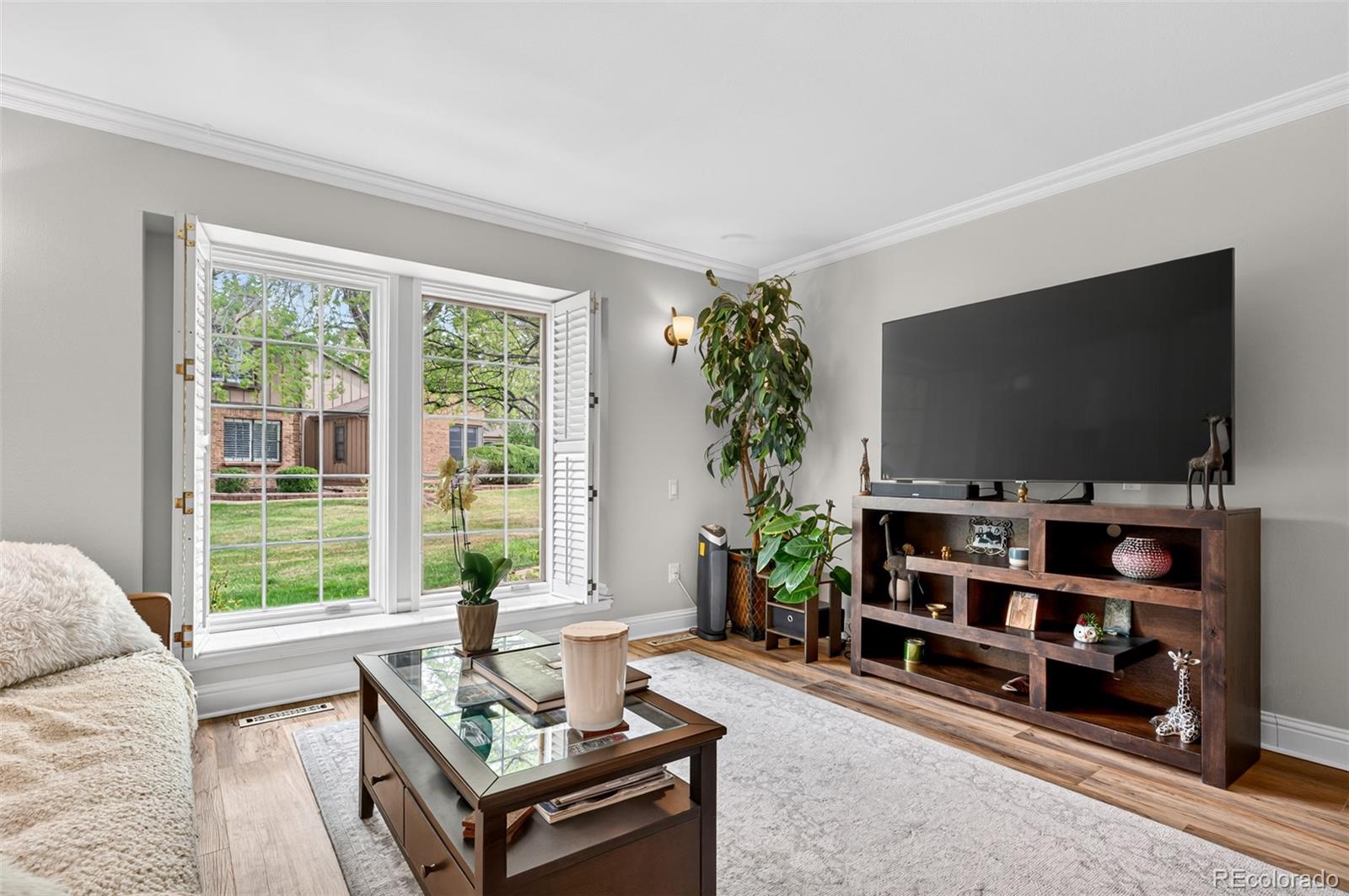 MLS Image #5 for 8135 e phillips circle,centennial, Colorado