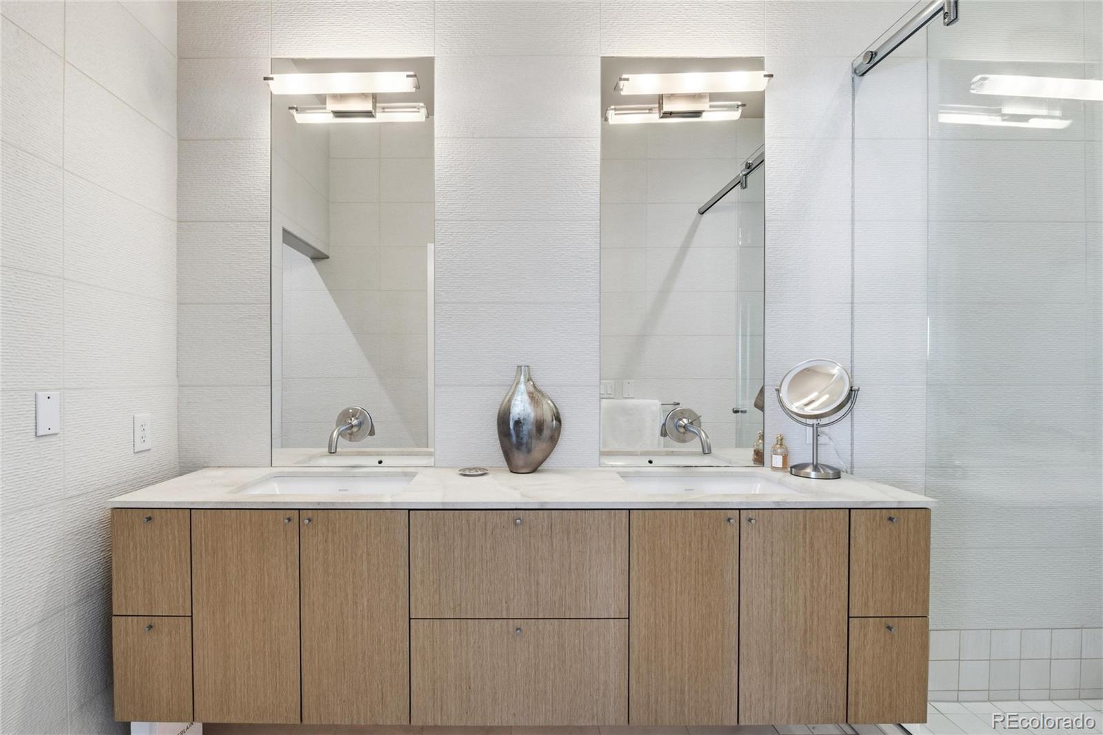 MLS Image #18 for 2308 s university boulevard,denver, Colorado
