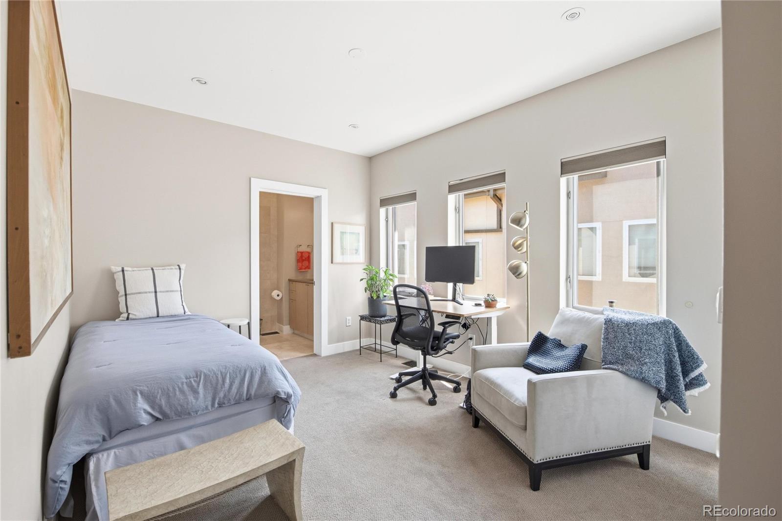 MLS Image #20 for 2308 s university boulevard,denver, Colorado