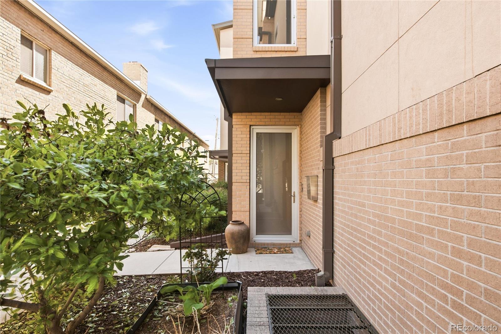 MLS Image #39 for 2308 s university boulevard,denver, Colorado
