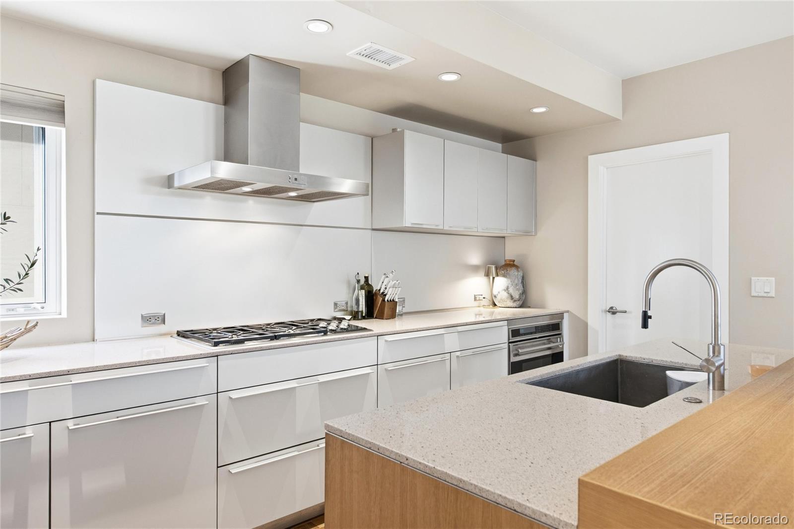 MLS Image #9 for 2308 s university boulevard,denver, Colorado