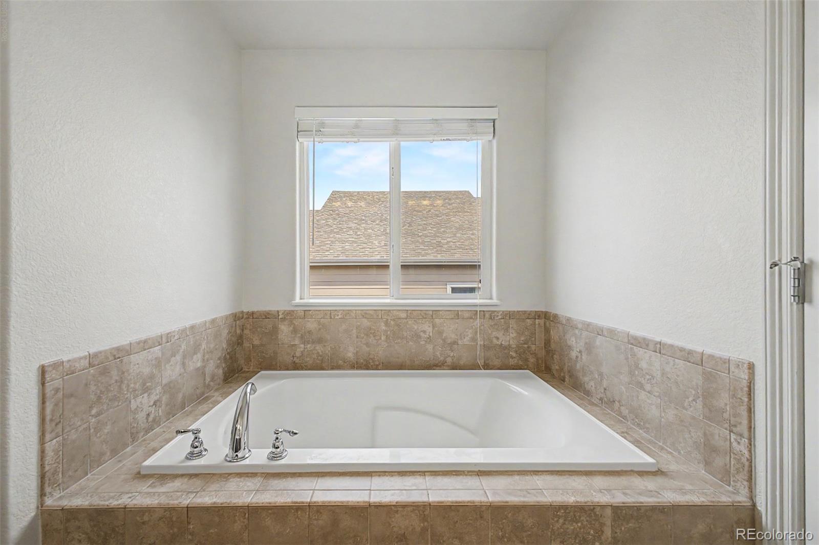 MLS Image #18 for 2720  bridle drive,mead, Colorado