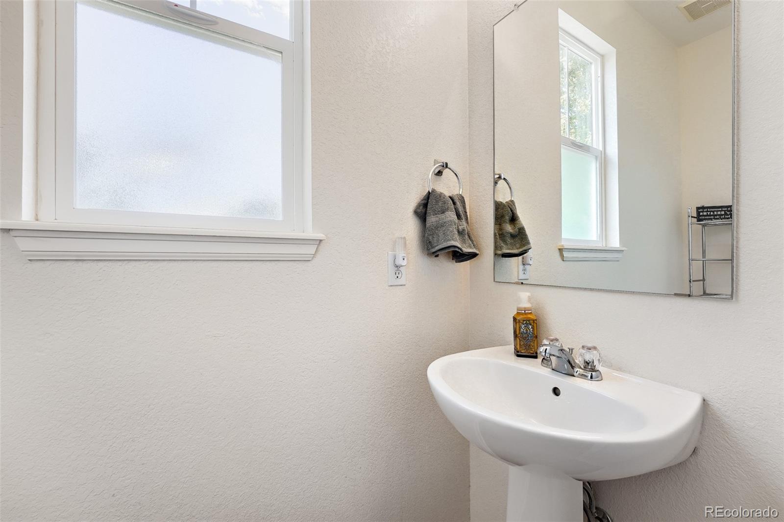MLS Image #12 for 23738 e alabama place,aurora, Colorado