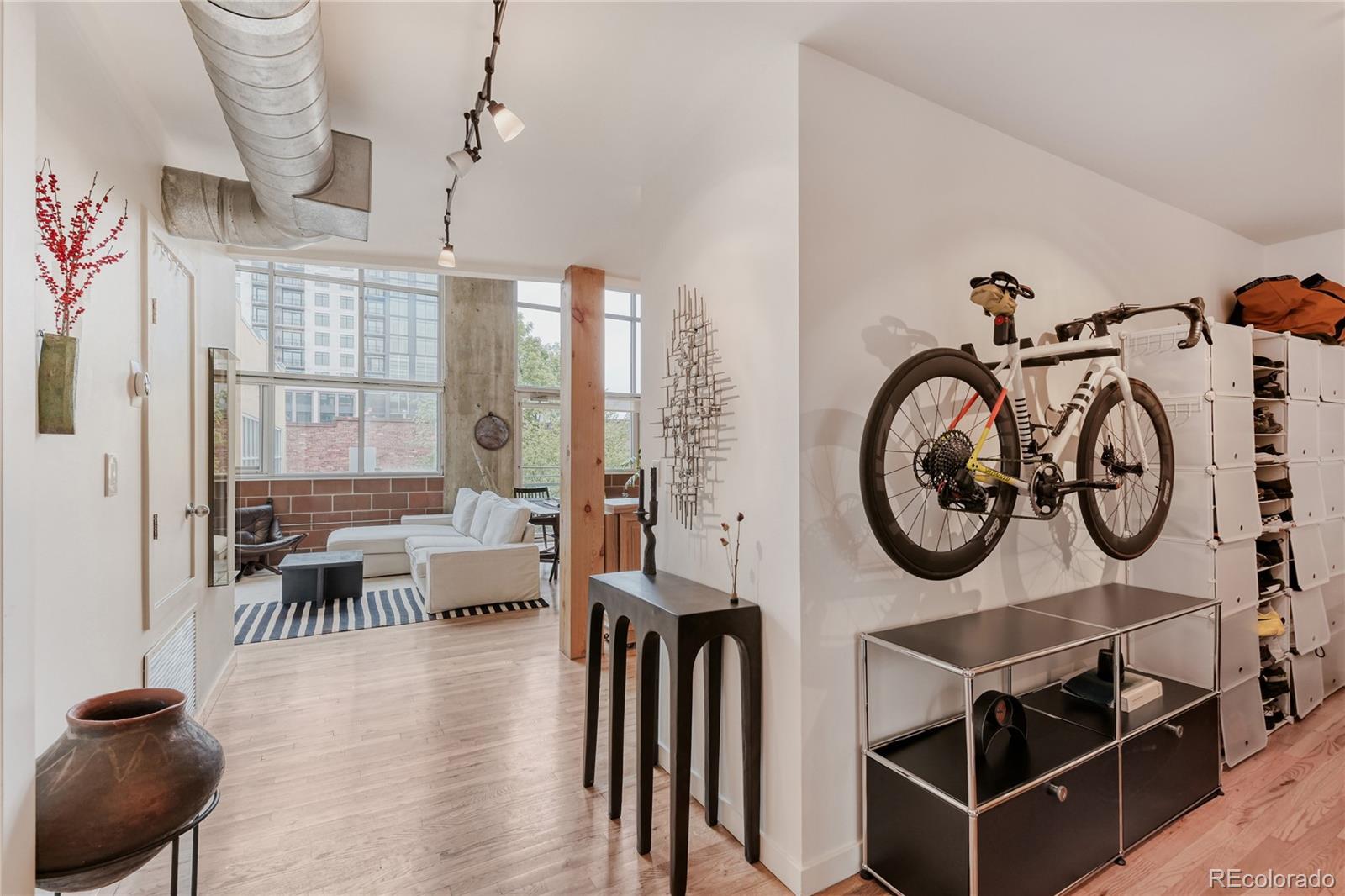 MLS Image #3 for 1050  cherokee street 210,denver, Colorado
