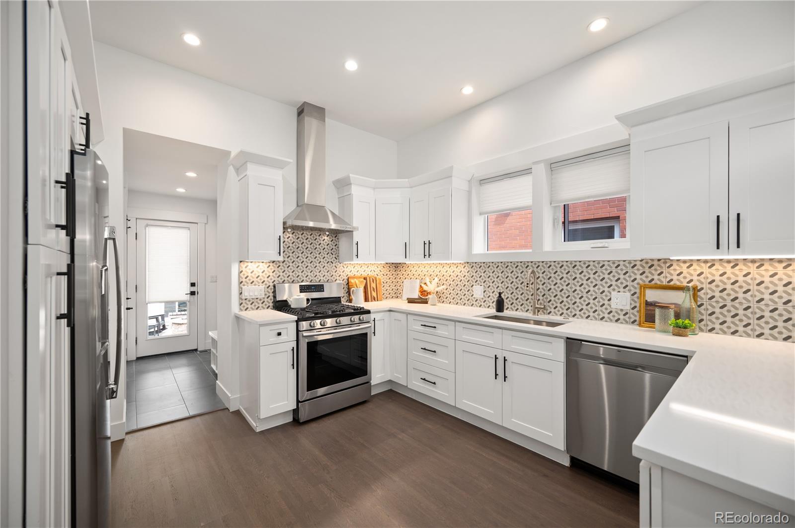 MLS Image #10 for 1555 s grant street,denver, Colorado