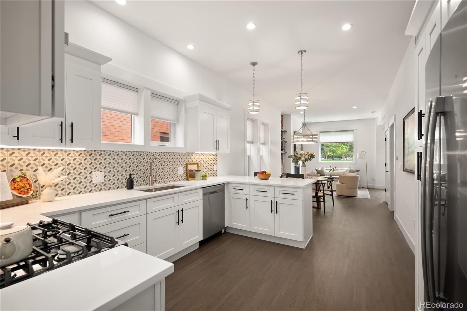 MLS Image #11 for 1555 s grant street,denver, Colorado