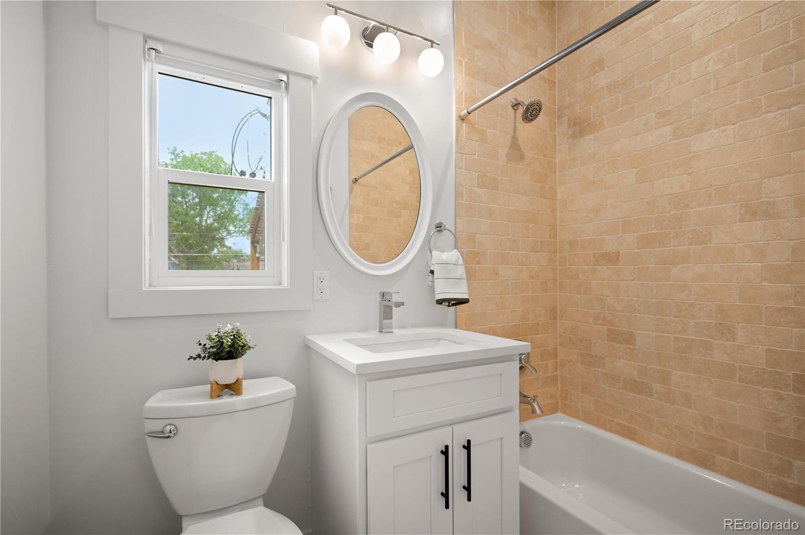 MLS Image #17 for 1555 s grant street,denver, Colorado