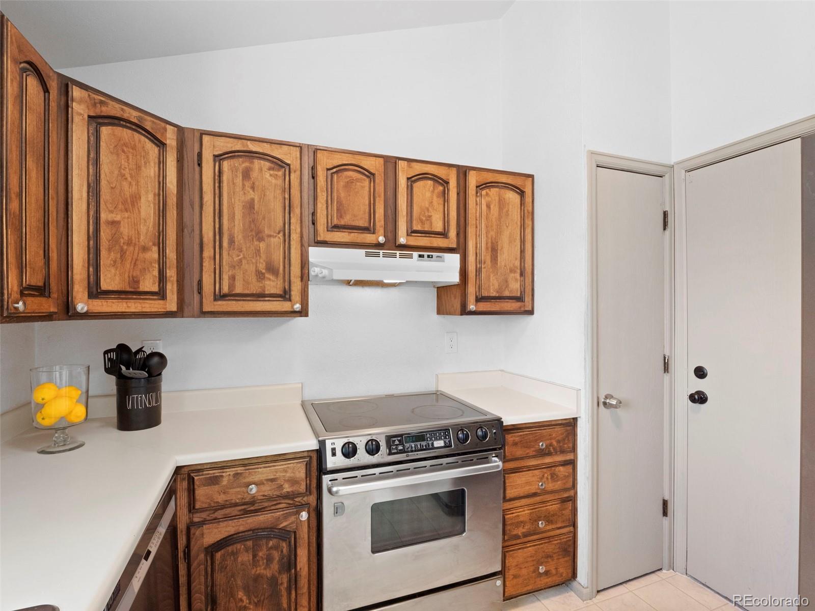 MLS Image #10 for 4594  granby way,denver, Colorado